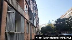 კორპუსი, სადაც დავით გოგობერიშვილი ცხოვრობდა, 8 ოქომბერი, 2025 წელი