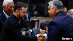 Володимир Зеленський і Віктор Орбан у Брюсселі, березень 2025 року