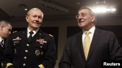 U.S. Defense Secretary Leon Panetta (right) and the chairman of the U.S. Joint Chiefs of Staff, General Martin Dempsey (left)