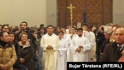 Vernici u Crkvi majke Tereze u Prištini