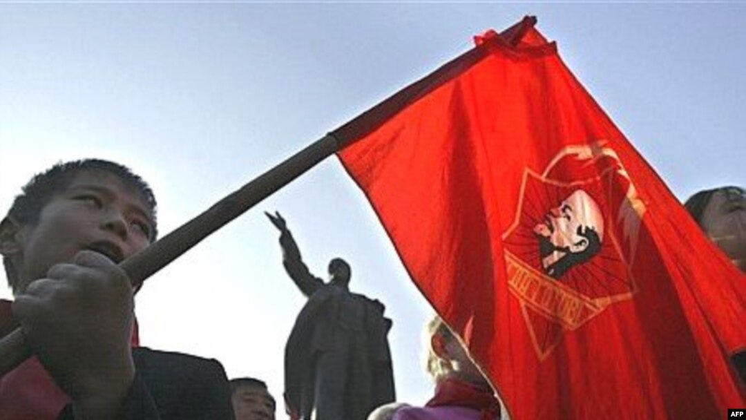 Комсомолу 90. Ленин по-прежнему молодой