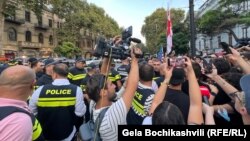 პოლიცია რუსთაველზე