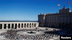 În timpul omagiului adus victimelor COVID-19, Madrid, Spania, 16 iulie, 2020.