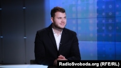 «Якщо говорити про плівки, то, чесно кажучи, про існування брата я дізнався тільки після плівок. Тобто я його особисто не знаю», – сказав Владислав Криклій