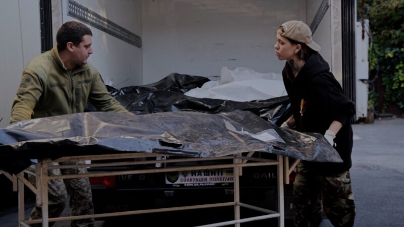 "Jo, nuk është ai”: Brenda morgut ukrainas, ku familjarët kërkojnë të vdekurit e luftës