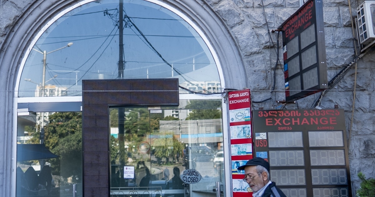 აზერბაიჯანიდან შემოჰქონდათ რუსული რუბლი - პროკურორი $665 მილიონის გათეთრებაზე