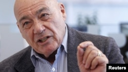 "I get the feeling that some of the people on top are scared and they’re trying to figure out ways to control people who are less and less supportive of the government," says prominent Russian journalist Vladimir Pozner.