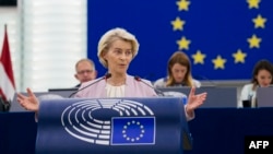 Президентка Єврокомісії Урсула фон дер Ляєн виступає з промовою під час пленарного засідання Європейського парламенту у Страсбурзі, 9 липня 2025 року