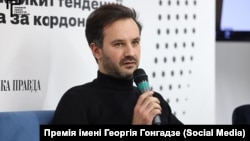 Спілкуючись із журналістами, Георгій Тихий назвав ці заяви «брехнею»