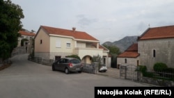 Većina kuća u ovom selu u Hercegovini je obnovljena, Ravno (na fotografiji, 29. septembar 2021.)
