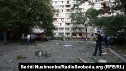 На місці вибуху у житловому будинку. Київ, 26 липня 2017 року