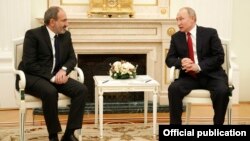 Встреча премьер-министра Армении Никола Пашиняна (слева) и президента России Владимира Путина в Москве, 27 декабря 2018 г.