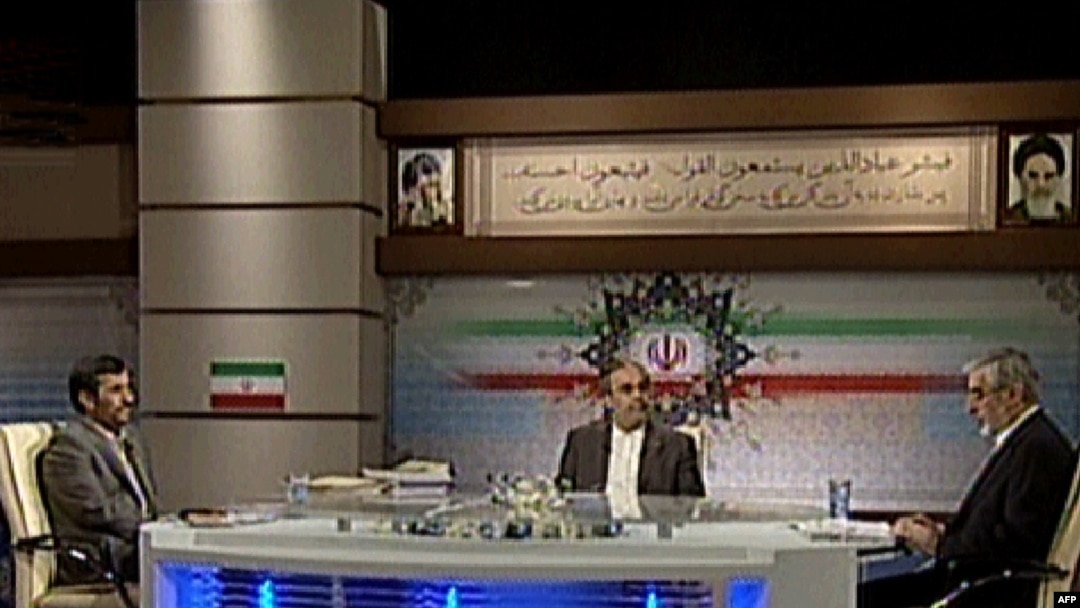 مناظره دو نامزد اصلى رقابت هاى انتخابات رياست جمهورى با حملات شديد محمود احمدى نژاد آغاز شد.