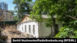 На сьогоднішнє засідання РНБО запрошували міського голову Києва Віталія Кличка, але він відмовився прийти, пояснивши, що поїхав на Чернігівщину