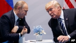 Vladimir Putin i Donald Trump na samitu G-20 u julu 2017. godine