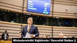 Orbán Viktor miniszterelnök felszólal az Európai Parlament plenáris ülésén Brüsszelben 2017. április 26-án.
