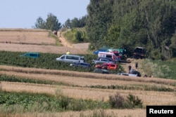 Екстрені служби працюють на місці падіння неідентифікованого літального об'єкта, який вважають російською крилатою ракетою. Люблінське воєводство, Польща, 30 липня 2026 року