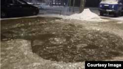 Кемь, канализация разливается по городским улицам