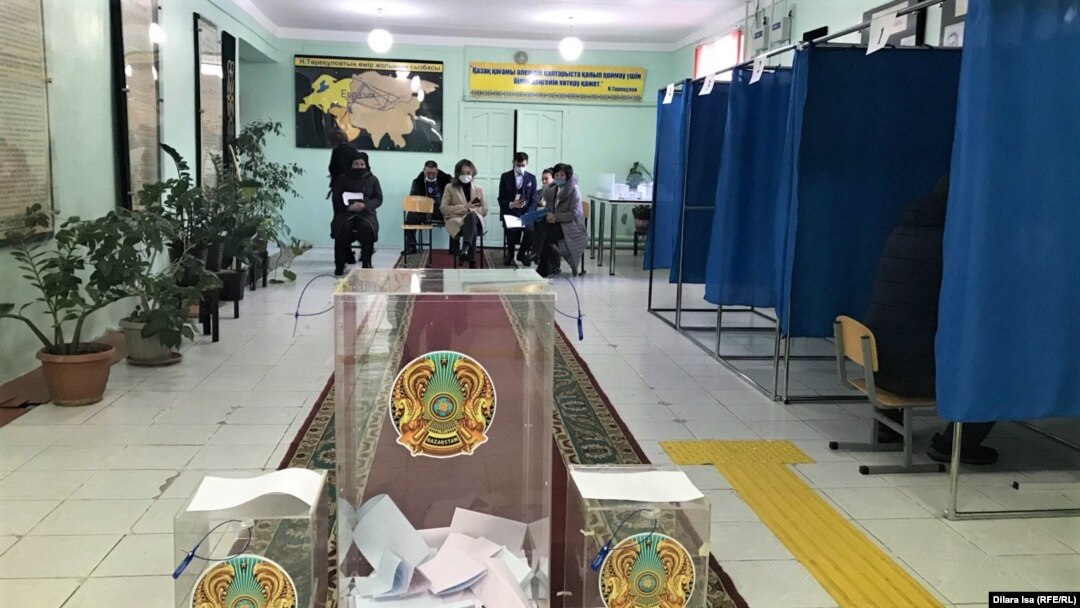 Мүше байқаусызда шығып кетті Мүше байқаусызда шығып кетті