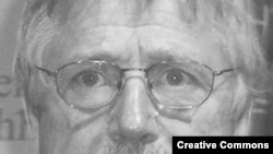 Юрий Векслер: «Признанный ныне классиком, автор недавно опубликованных и высоко оцененных переводов сонетов Шекспира, Бирман всегда был и остается неудобным для истеблишмента»