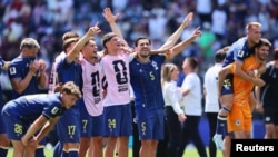 Reprezentativci Bosne i Hercegovine nakon pobjede nad Katarom 24. juna 