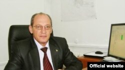 Ўзбекистон расмийлари Алексей Бурксерни давлат мулкини талон-тарож қилганликда айбламоқда.