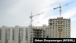 Bina tikintisi (arxiv fotosu) 