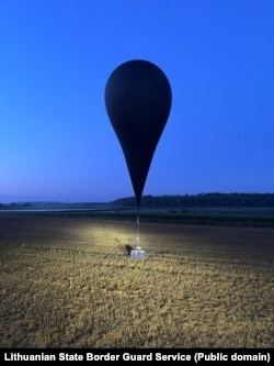 Balon sa krijumčarenim cigaretama iz Bjelorusije sletio je u Litvaniju, oktobar 2025.