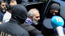 «Քեզ շատ քիչ ժամանակ է մնացել, դիմացի՝ կգանք». Բագրատ Գալստանյանը ուղերձ հղեց իշխանությանն ու ձերբակալվեց 