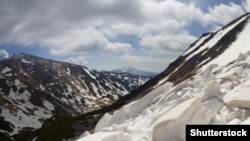 Водночас рівні води у річках – у межах русел
