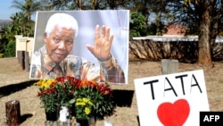 South Africans have been paying tribute to former President Nelson Mandela.