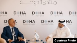 مجید محمد آل انصاری، مشاور صدر اعظم و سخنگوی رسمی وزارت امور خارجۀ قطر و عصمت الله ایرگاشف، نماینده ویژه رئیس جمهور ازبیکستان در امور افغانستان 