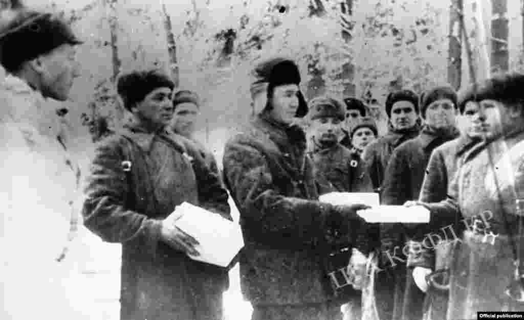 Церемония вручения подарков военнослужащим 8-ой Гвардейской дивизии имени Панфилова.&nbsp;