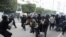 Poliția dispersează demonstranții la Tunis