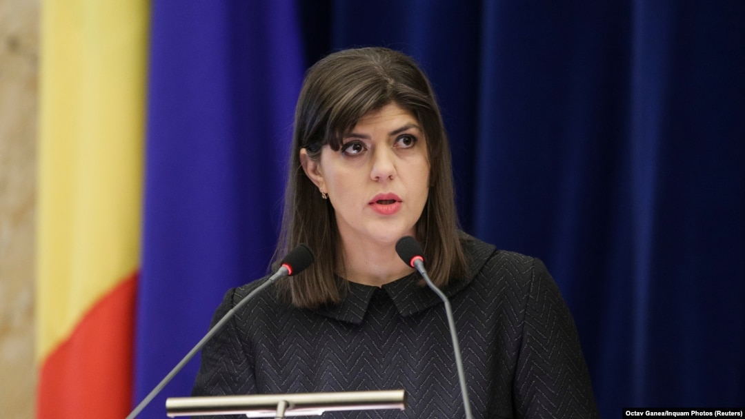 Procurorul-șef european Laura Codruța Kövesi încearcă să scape de calitatea de inculpat în dosarele sale, după ce fosta procuroare Adina Florea le-a lăsat nelucrate trei ani de zile. Foto: Laura Codruța Kövesi, în 2018, când era procuror șef al Direcției Naționale Anticorupție