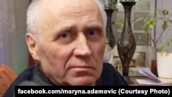 Мікола Статкевіч дома. Фота з фэйсбук-акаўнту facebook.com/maryna.adamovic