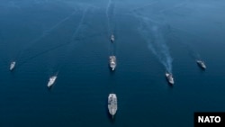 Exercițiile din Marea Neagră ale NATO au deranjat puterea de la Kremlin, care vorbește despre o provocare serioasă. Imagine generică de la un exercițiu naval din Marea Baltică, iunie 2020.
