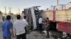 اتوبوس حامل سرباز معلم‌ها در یزد با سرعت ۱۴۵ کیلومتر با کامیونی برخورد کرد که کنار جاده پارک شده بود