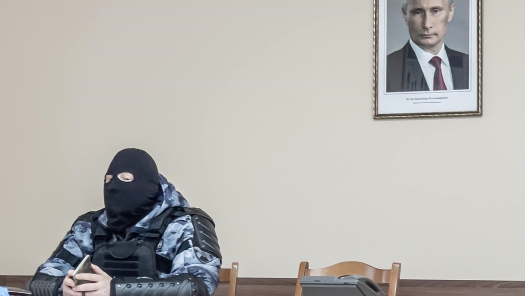 Ресейлік полицейлердің жеке суреттері