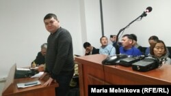 Блогер Айболат Букенов в зале суда. Уральск, 5 декабря 2019 года.