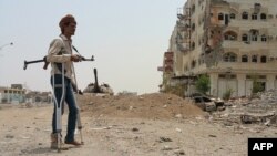 Поранений проурядовий боєць в Адені після боїв за місто, фото 30 липня 2015 року