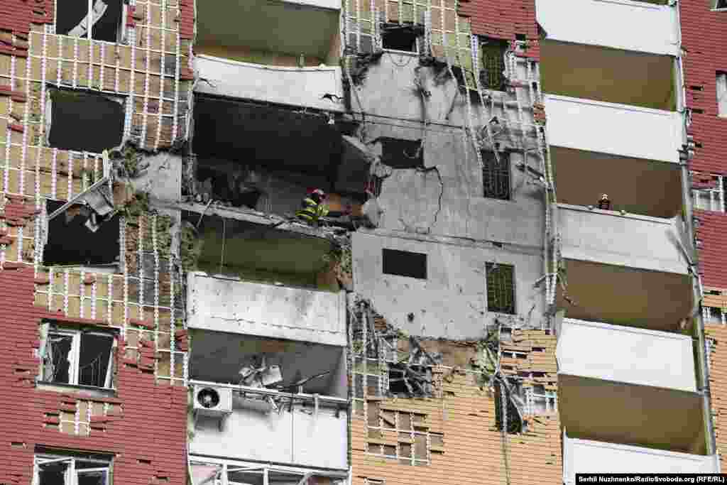 Наслідки російської атаки на Київ 16 квітня 2026 року