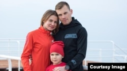 Мария Коробицкая с сыном и мужем.