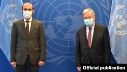 Генеральный секретарь ООН Антониу Гутерриш (справа) и министров иностранных дел Армении Арарат Мирзоян, Нью-Йорк, 25 сентября 2021 г. 