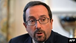 Ambasadori amerikan në Turqi John Bass