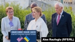 Посол Украины в США Ольга Стефанишина выступает перед журналистами после одобрения Палатой представителей законопроекта в поддержку Украины, 4 июня 2026 года