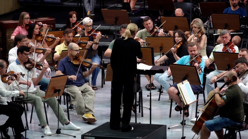 Orkestra Ukrainase e Lirisë "lufton në frontin kulturor"