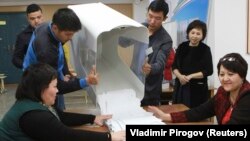 Кыргызстандагы шайлоолордун бири. Иллюстрациялык сүрөт.