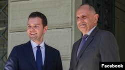 Грција - Тимчо Муцунски, министер за надворешни работи на Северна Македонија (лево) и Јоргос Герапетритис, министер за надворешни работи на Грција(десно), Атина, 23.07.2025 година. 