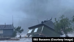 Mai multe locuințe din localitatea Borșa au fost grav avariate de inundații.